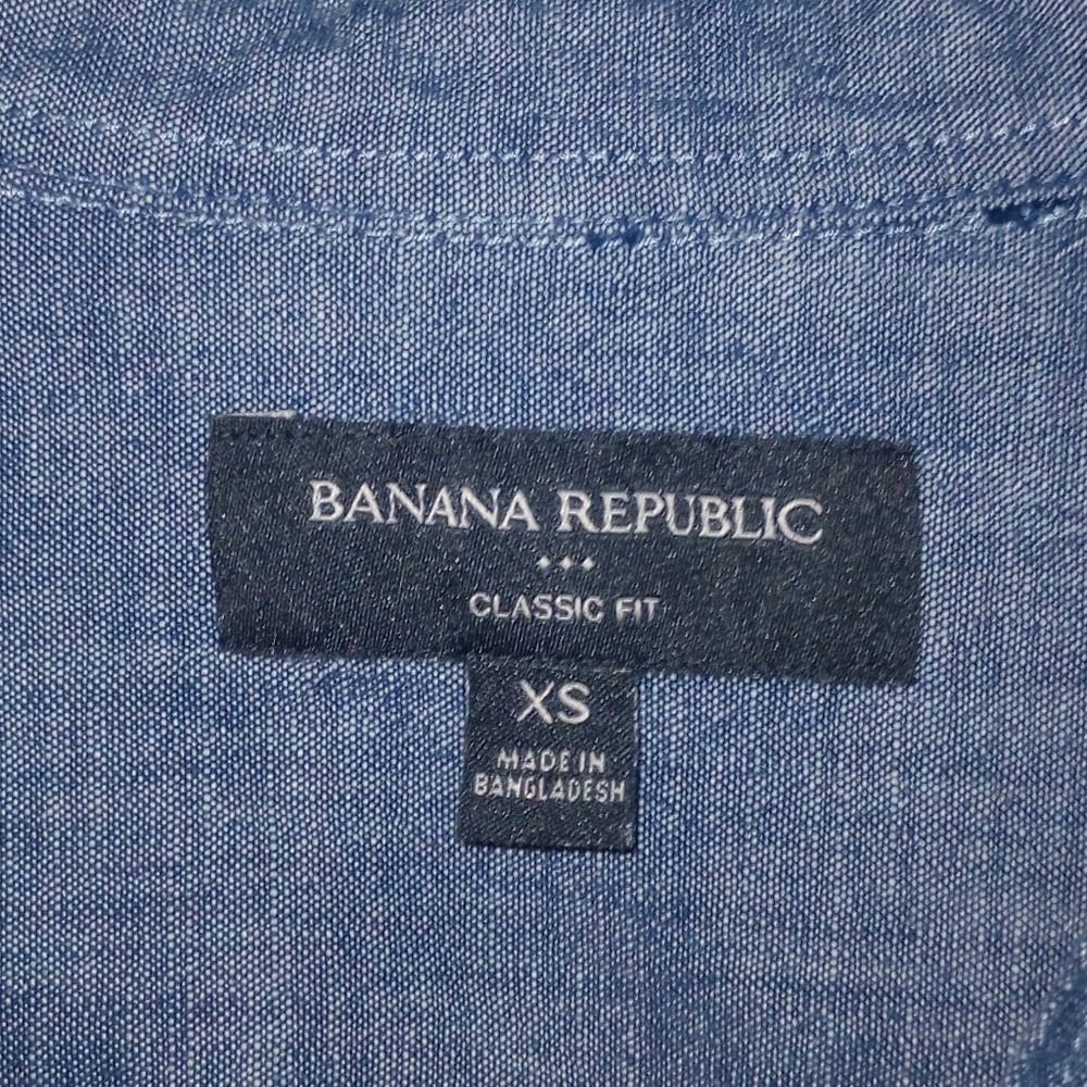 (XS) BANANA REPUBLIC Classic Fit Faux Denim Button Down - Picture 3 of 5